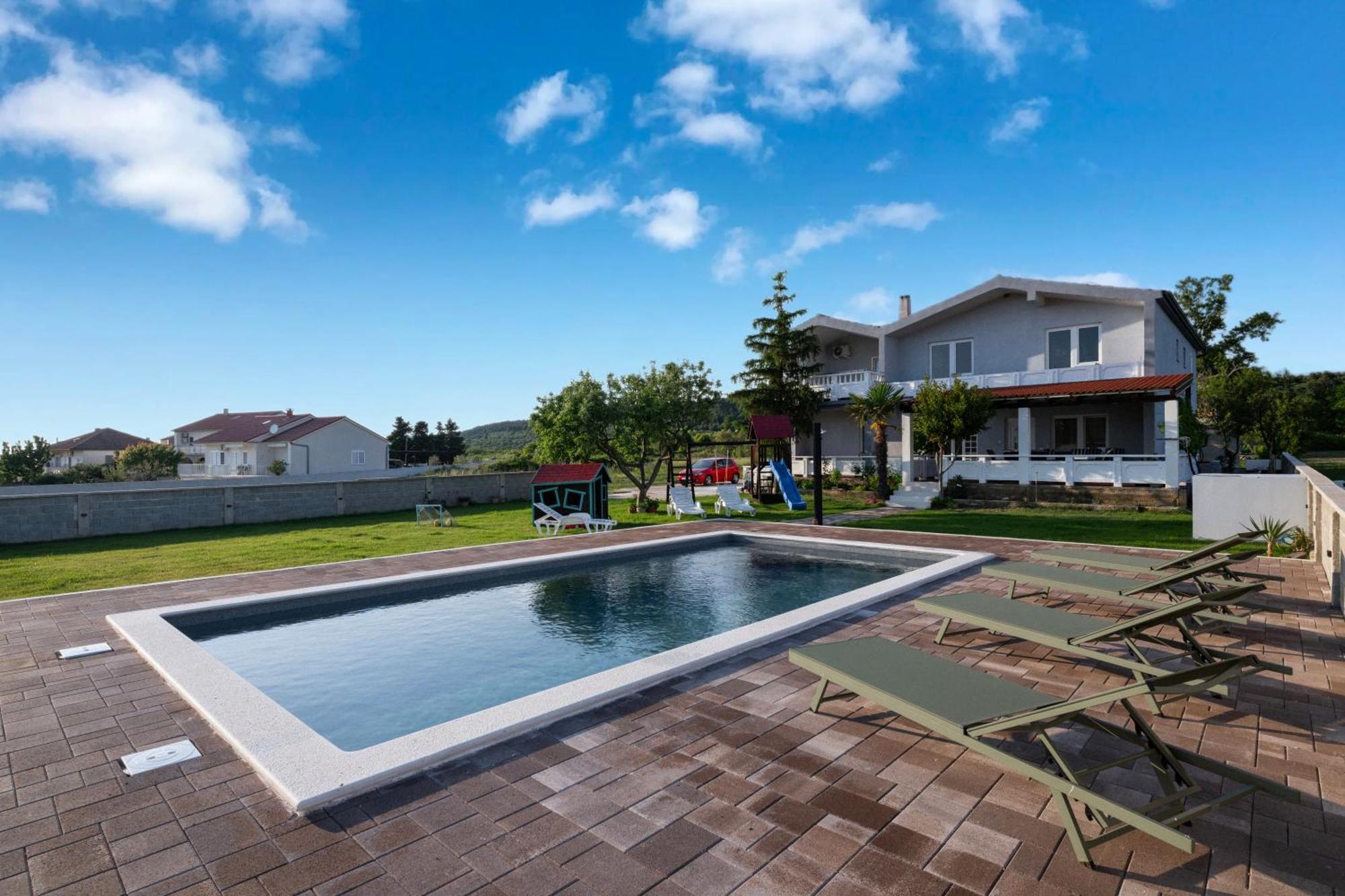 House Rose With Garden And Pool Villa ลิยูบาช ภายนอก รูปภาพ
